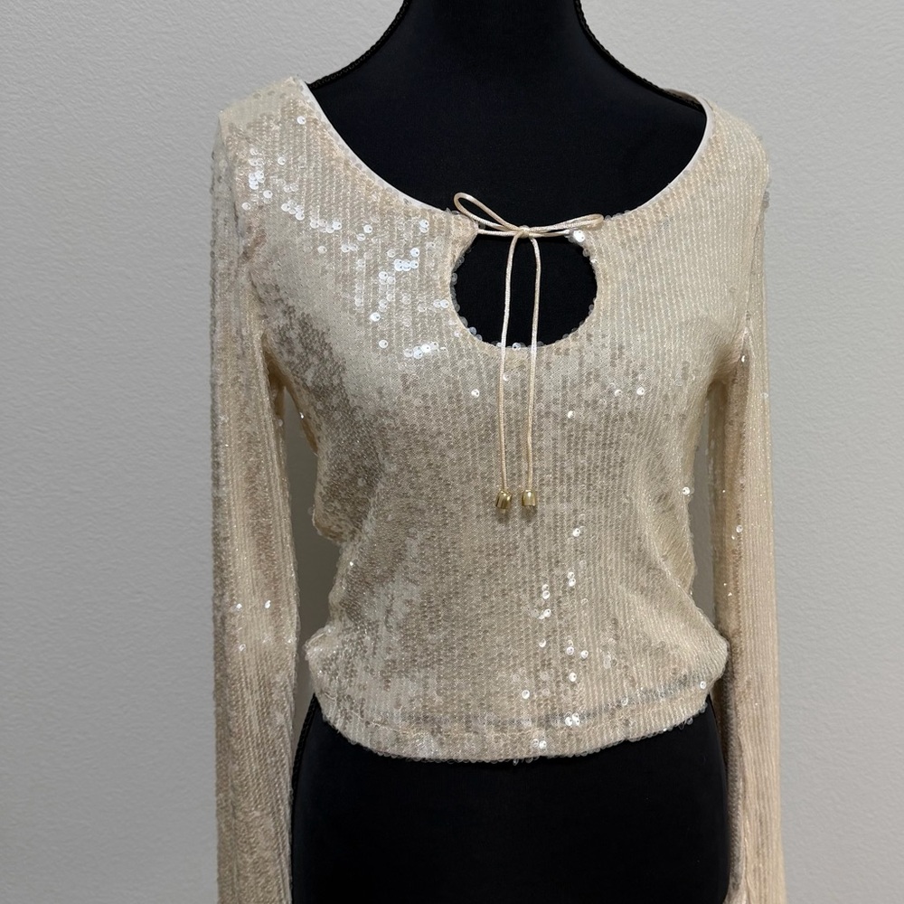 wild fable Sequin Keyhole Long Sleeve Top in Champagne
